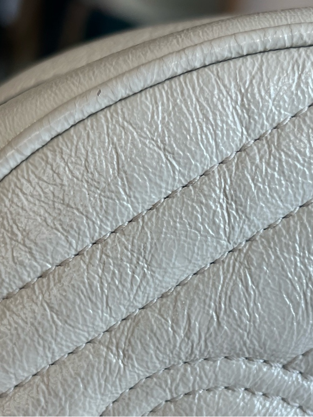 Gucci GG Marmont Mini Round Matelassé Leather Shoulder Bag White - Picture 11 of 11